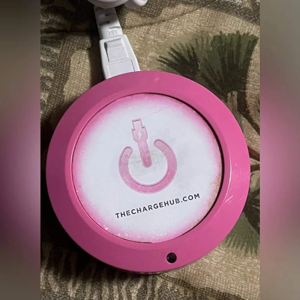 The Chargehub.com Charger 3 USB ports